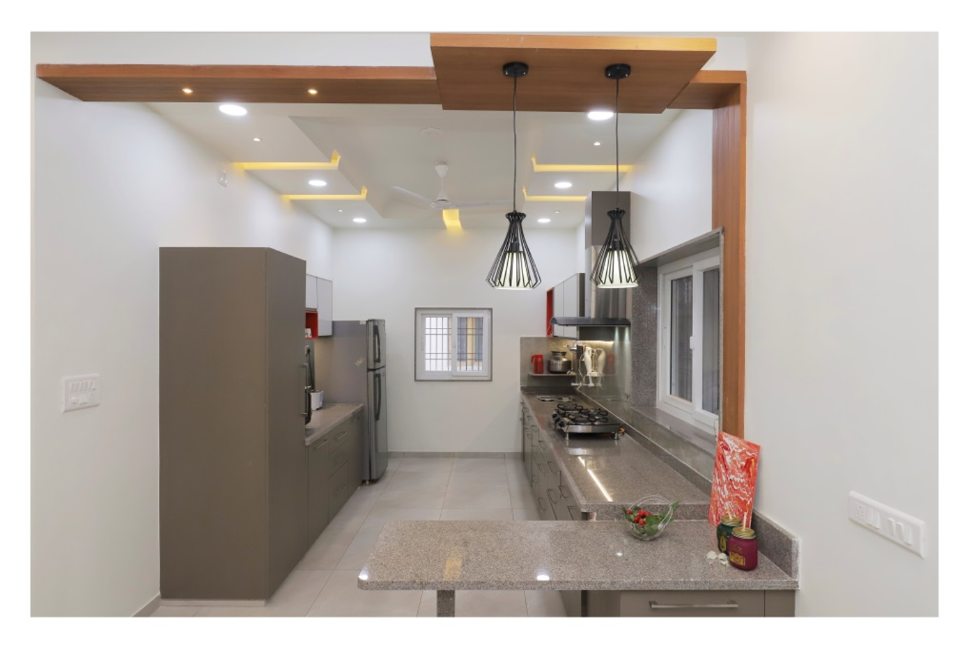 Kitchen & Dining Area